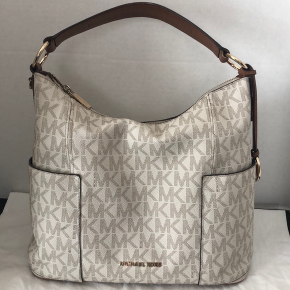 Michael Kors Handbags - 🚫SOLD on Ⓜ️ercari🚫Authentic Michael Kors Purse
